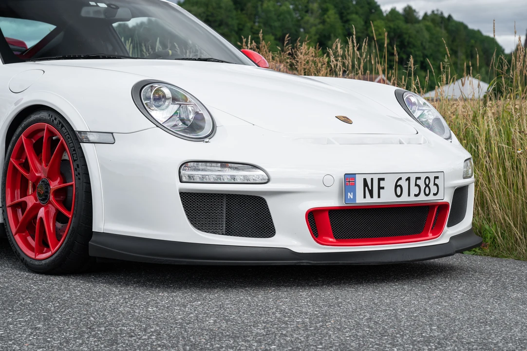 2010 Porsche 997 GT3 RS - Image 27 of 31