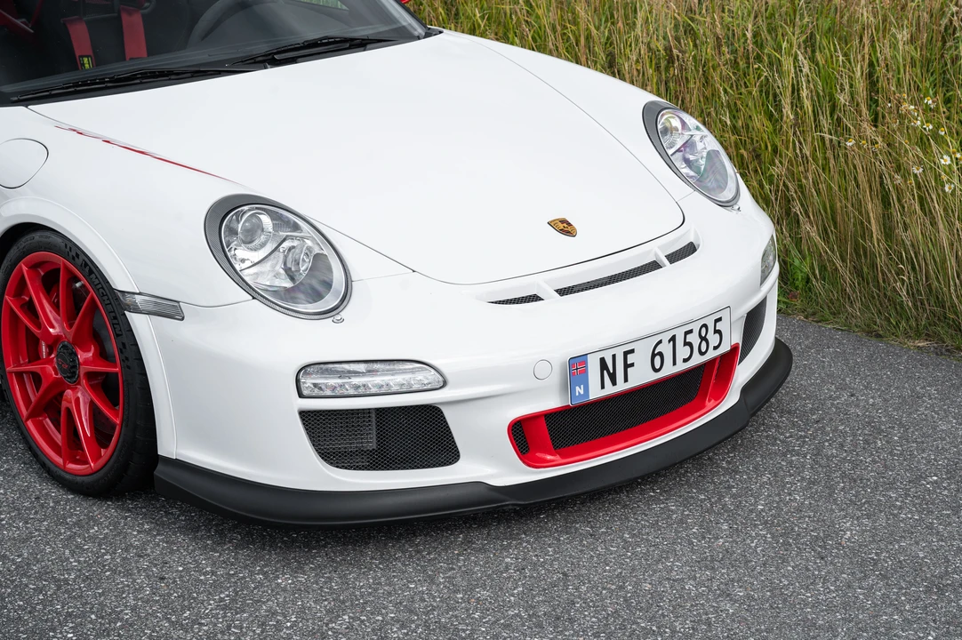 2010 Porsche 997 GT3 RS - Image 28 of 31
