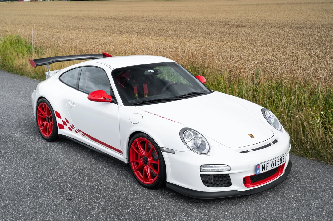 2010 Porsche 997 GT3 RS - Image 13 of 31