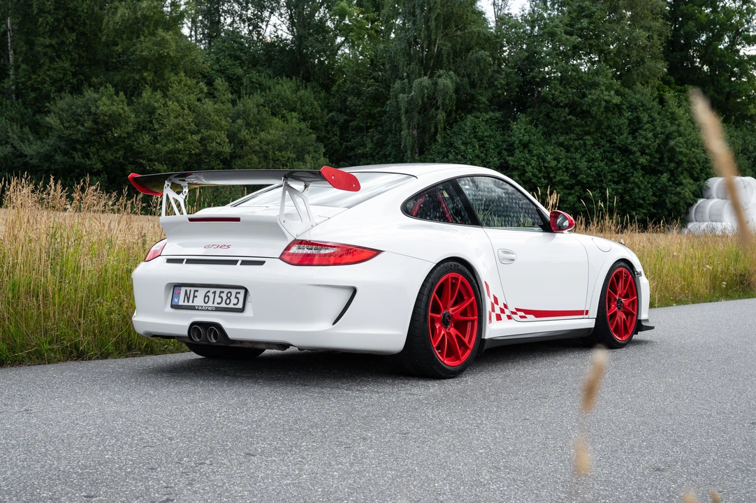 2010 Porsche 997 GT3 RS - Image 7 of 31