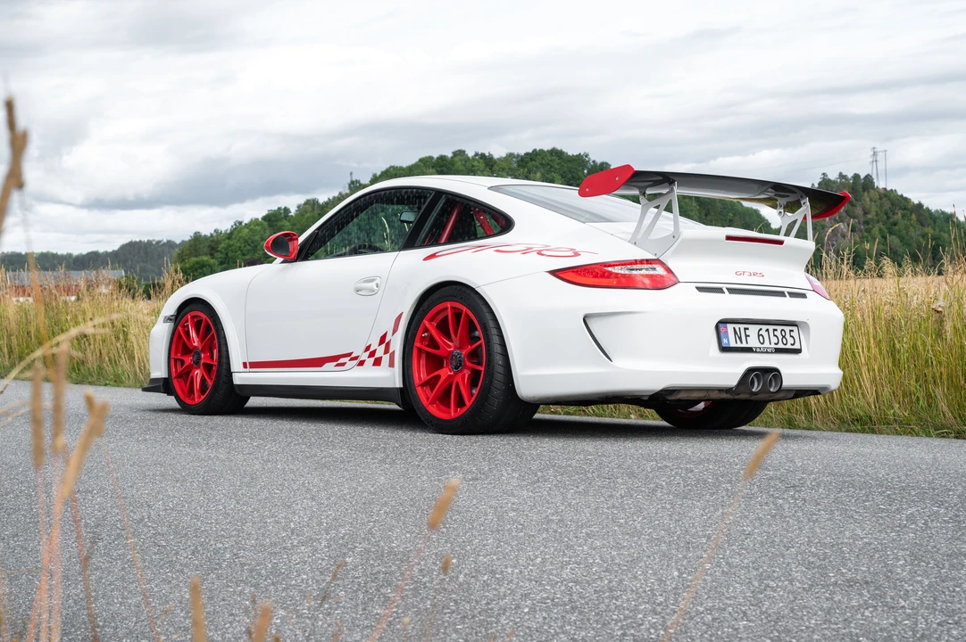 2010 Porsche 997 GT3 RS - Image 5 of 31