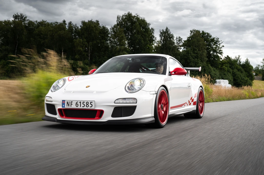 2010 Porsche 997 GT3 RS - Image 14 of 31