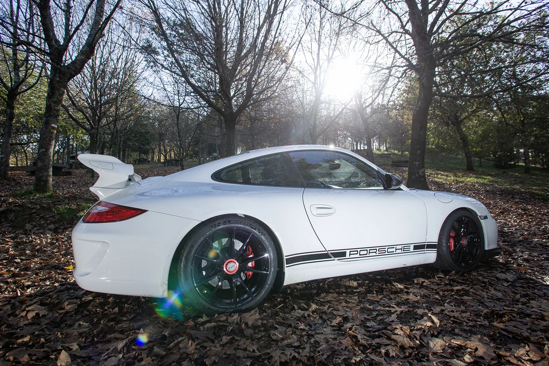 2010 Porsche 997 GT3 - Image 4 of 31