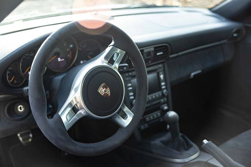 2010 Porsche 997 GT3 - Image 2 of 7