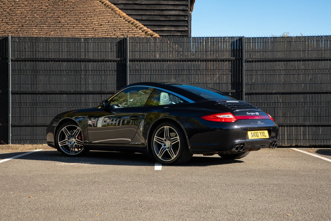 2010 Porsche 997 Carrera 4S - Image 16 of 31