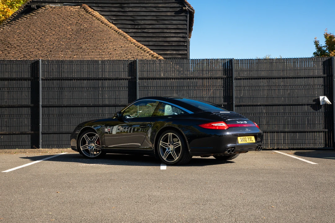2010 Porsche 997 Carrera 4S - Image 17 of 31