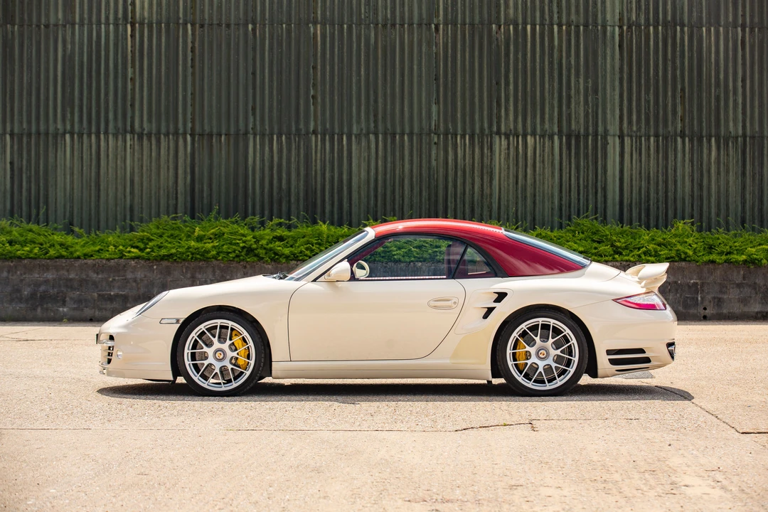 2010 Porsche 997 Turbo - Image 6 of 31