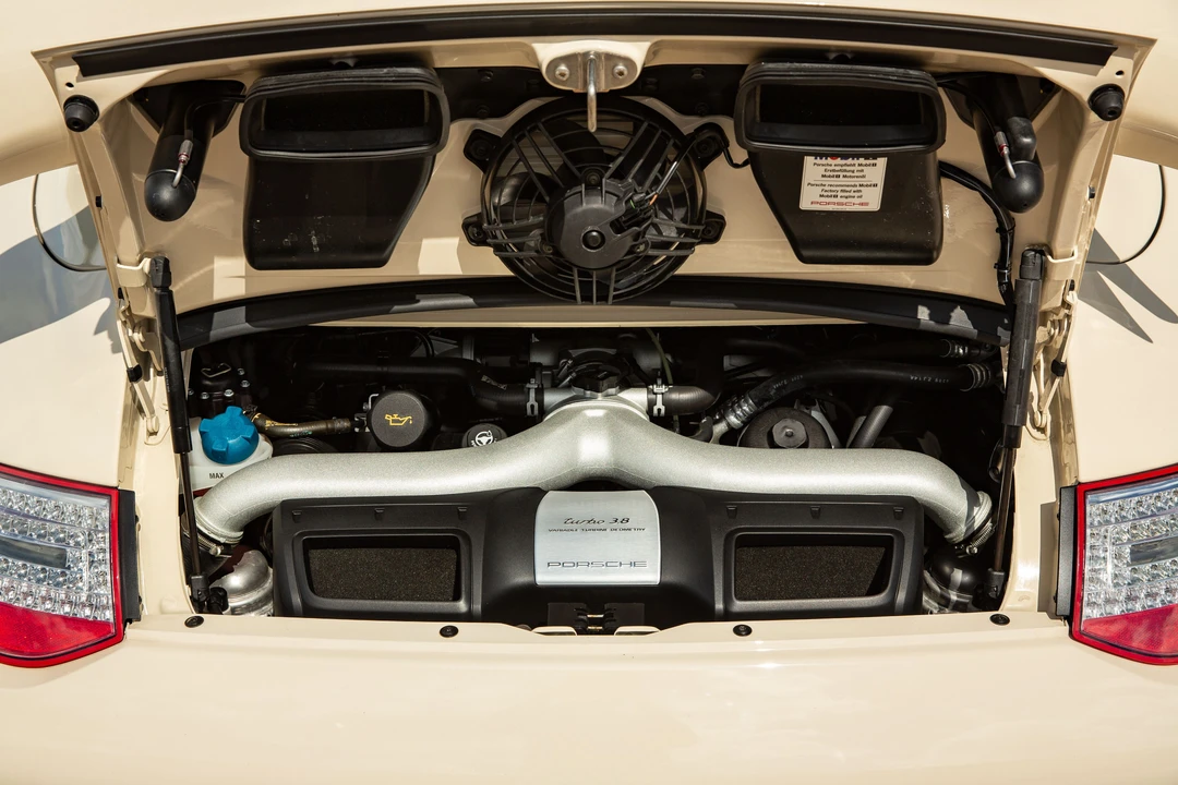 2010 Porsche 997 Turbo - Image 20 of 31