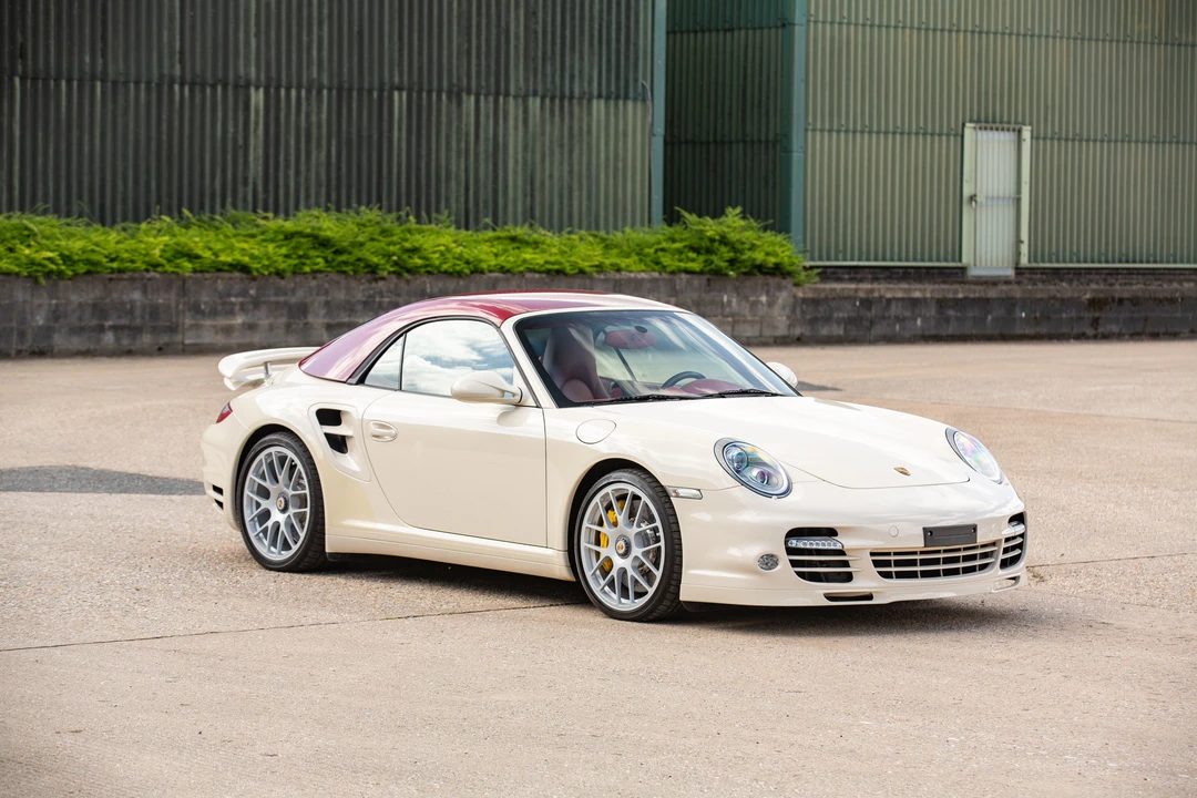 2010 Porsche 997 Turbo - Image 26 of 31