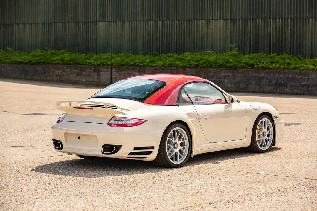 2010 Porsche 997 Turbo - Image 19 of 31