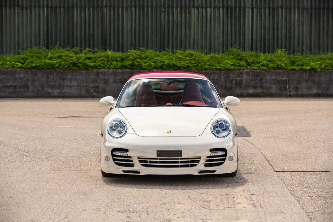 2010 Porsche 997 Turbo - Image 28 of 31