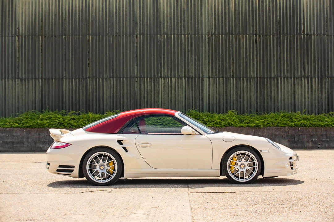 2010 Porsche 997 Turbo - Image 22 of 31