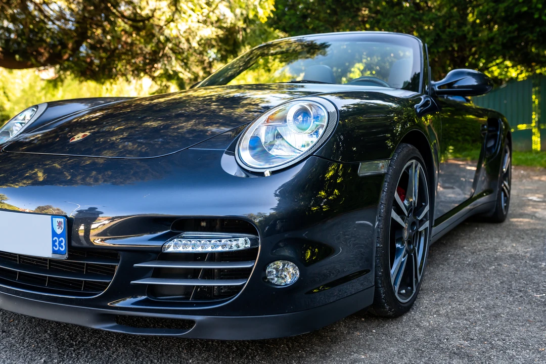 2010 Porsche 997 Turbo - Image 24 of 31