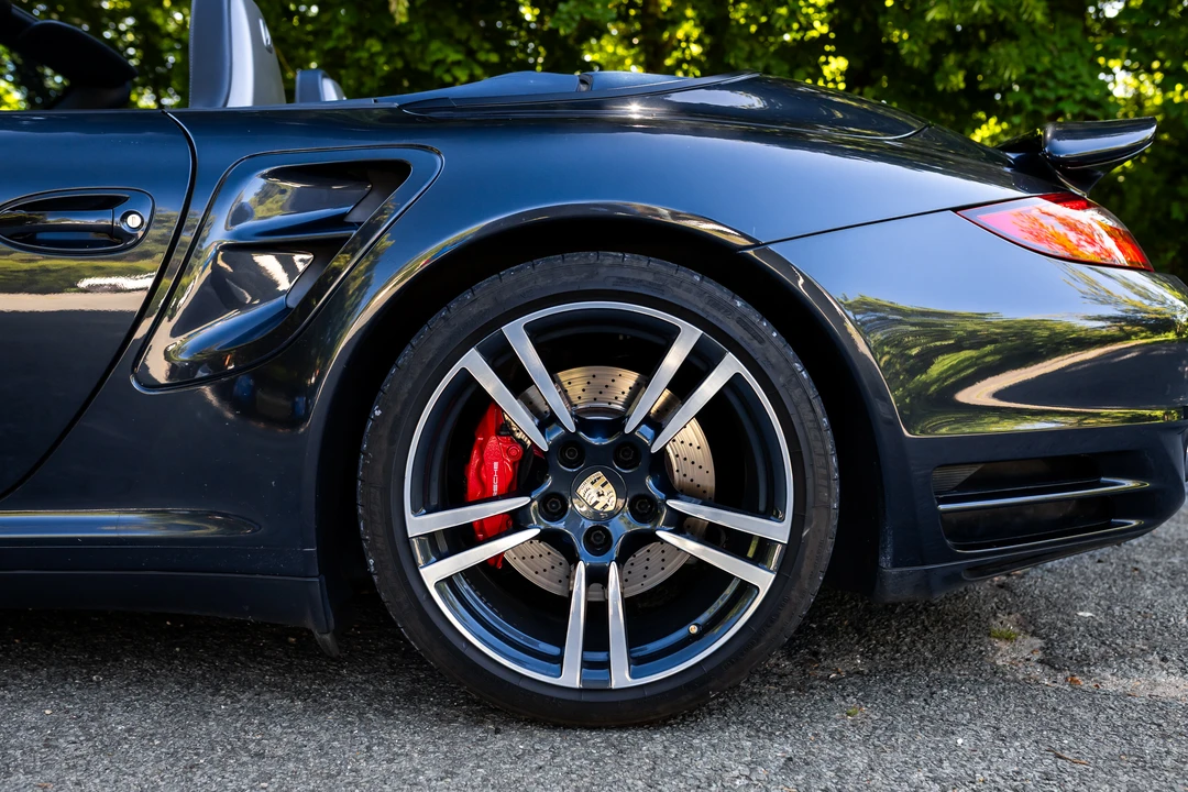 2010 Porsche 997 Turbo - Image 28 of 31
