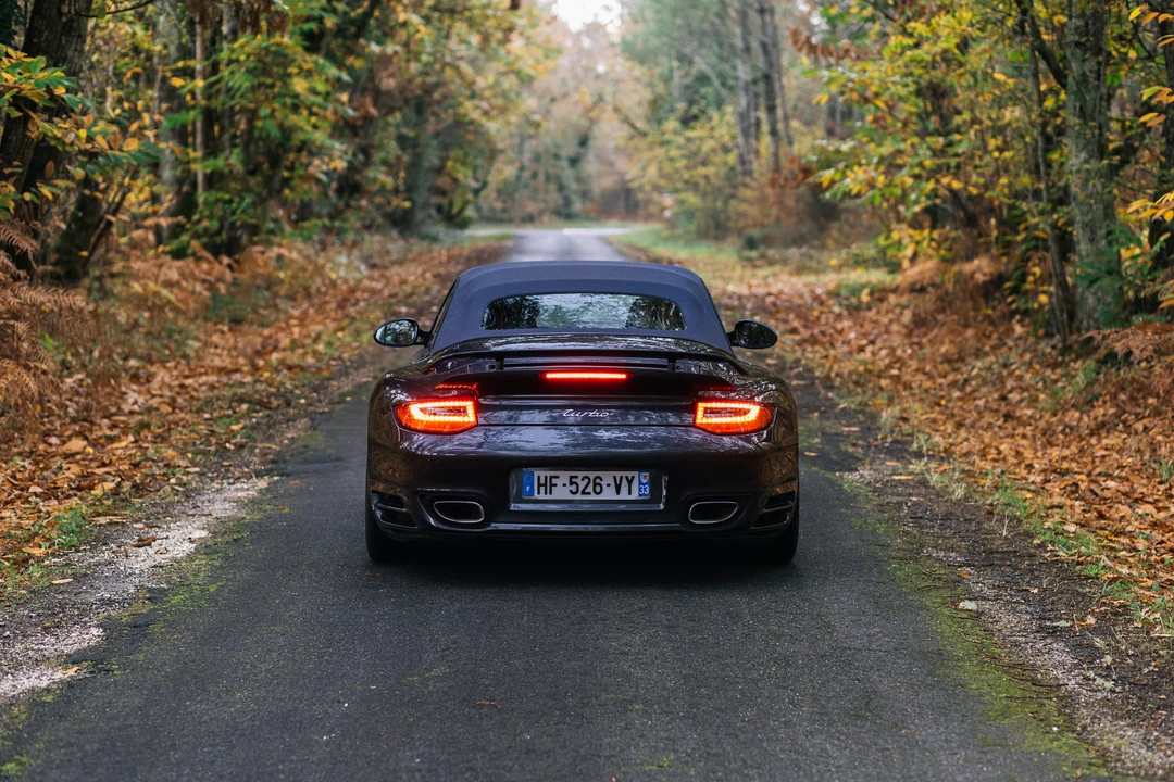 2010 Porsche 997 Turbo - Image 6 of 31