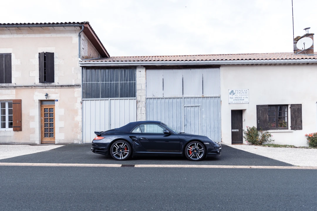 2010 Porsche 997 Turbo - Image 4 of 31