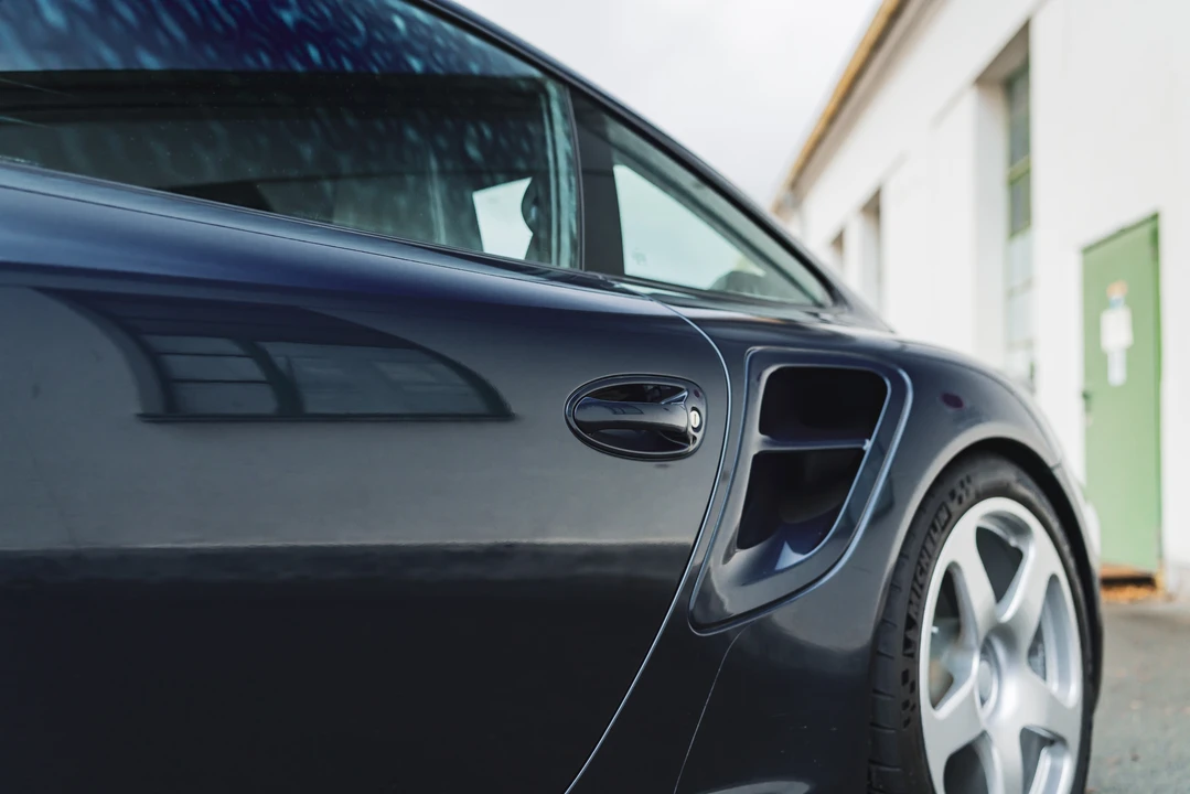 2010 Porsche 997 Turbo - Image 23 of 31