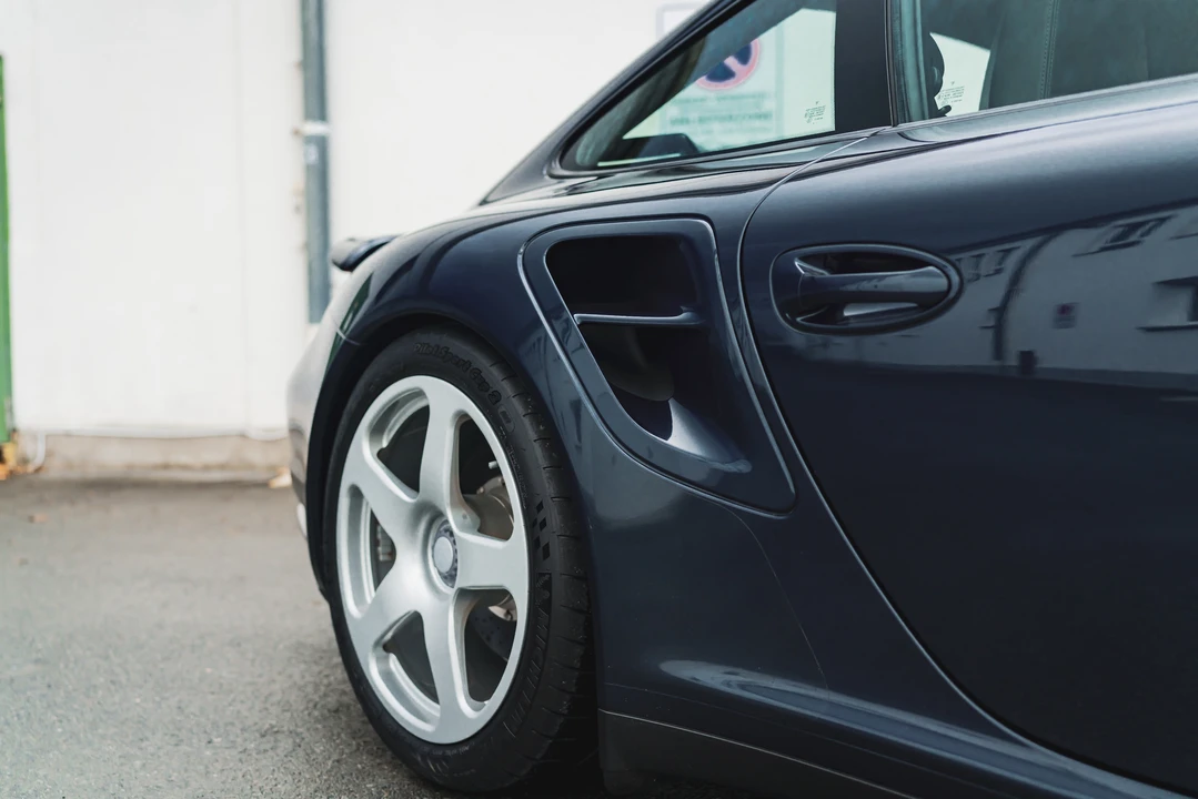 2010 Porsche 997 Turbo - Image 25 of 31