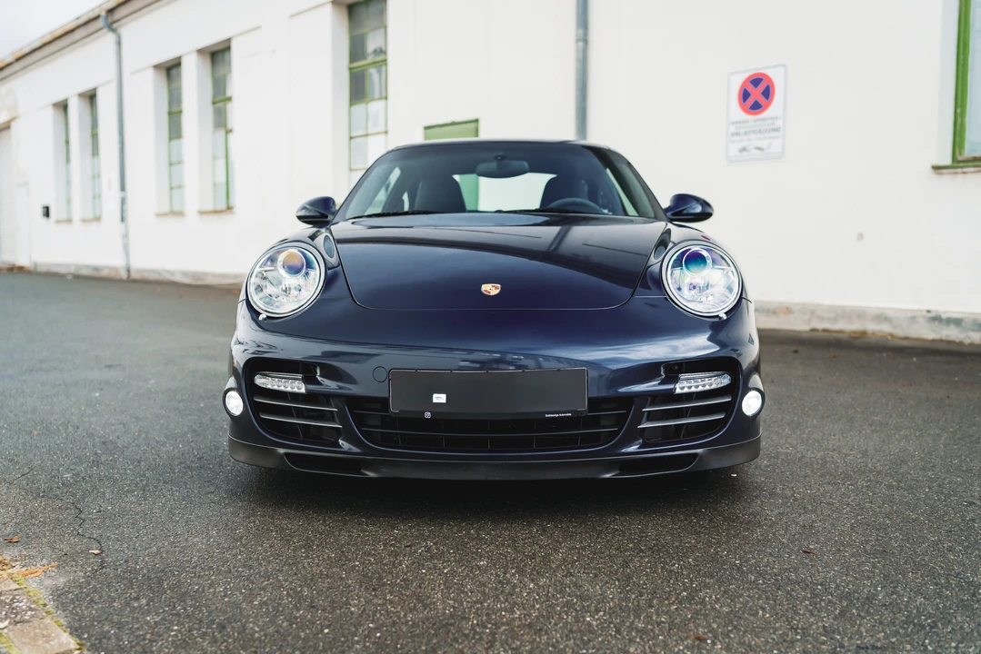 2010 Porsche 997 Turbo - Image 2 of 31