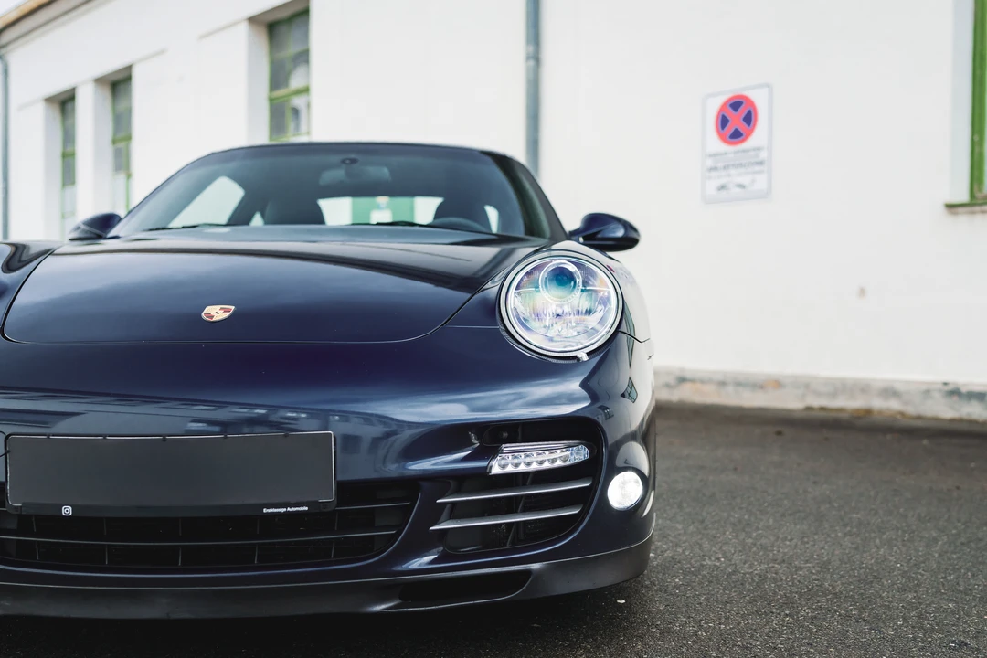 2010 Porsche 997 Turbo - Image 16 of 31