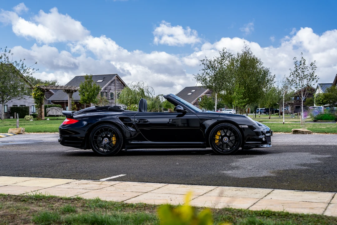 2010 Porsche 997 Turbo S - Image 16 of 31
