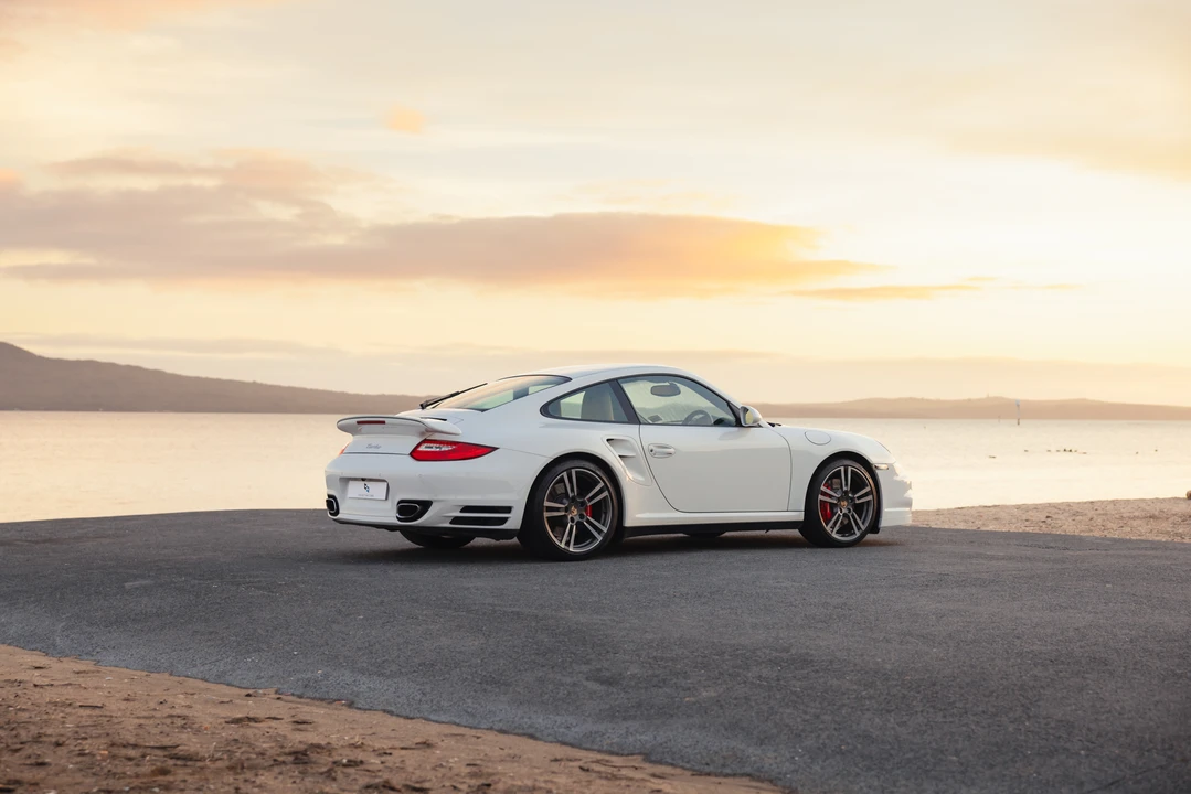2010 Porsche 997 Turbo - Image 13 of 31