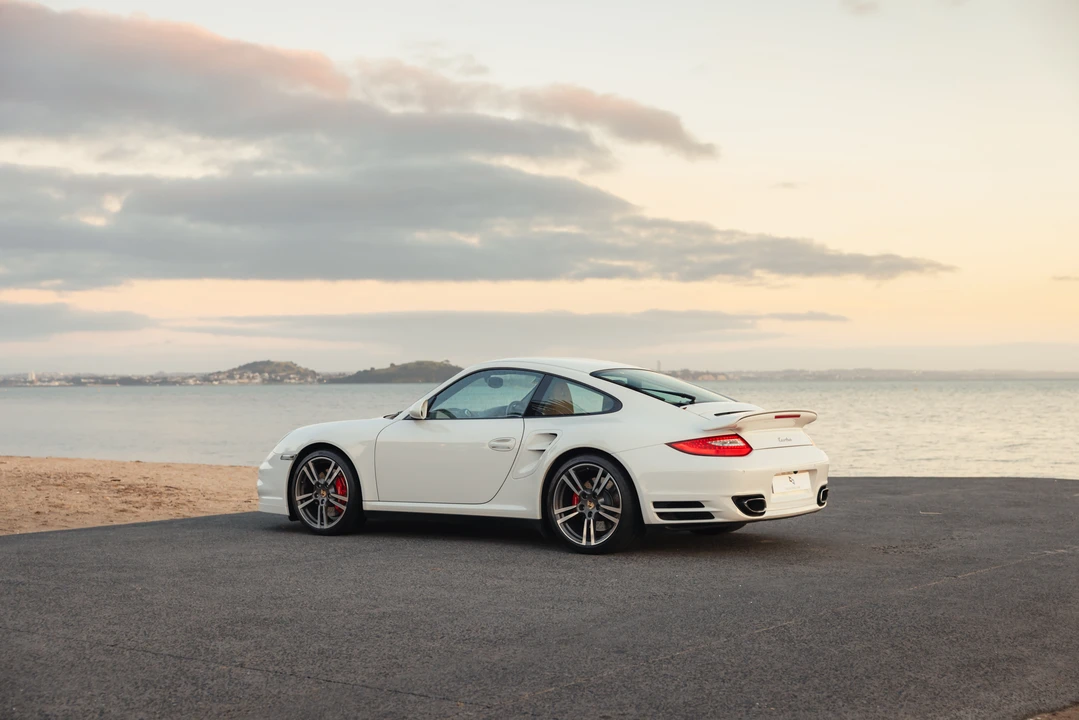 2010 Porsche 997 Turbo - Image 17 of 31