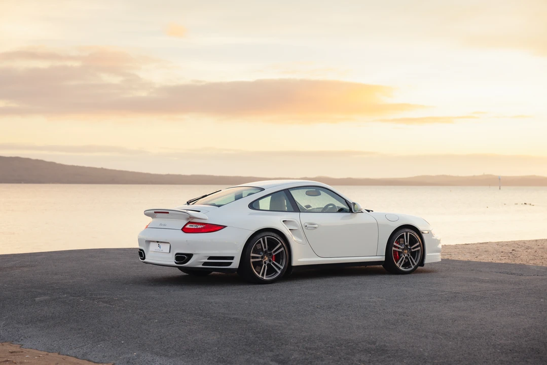 2010 Porsche 997 Turbo - Image 20 of 31
