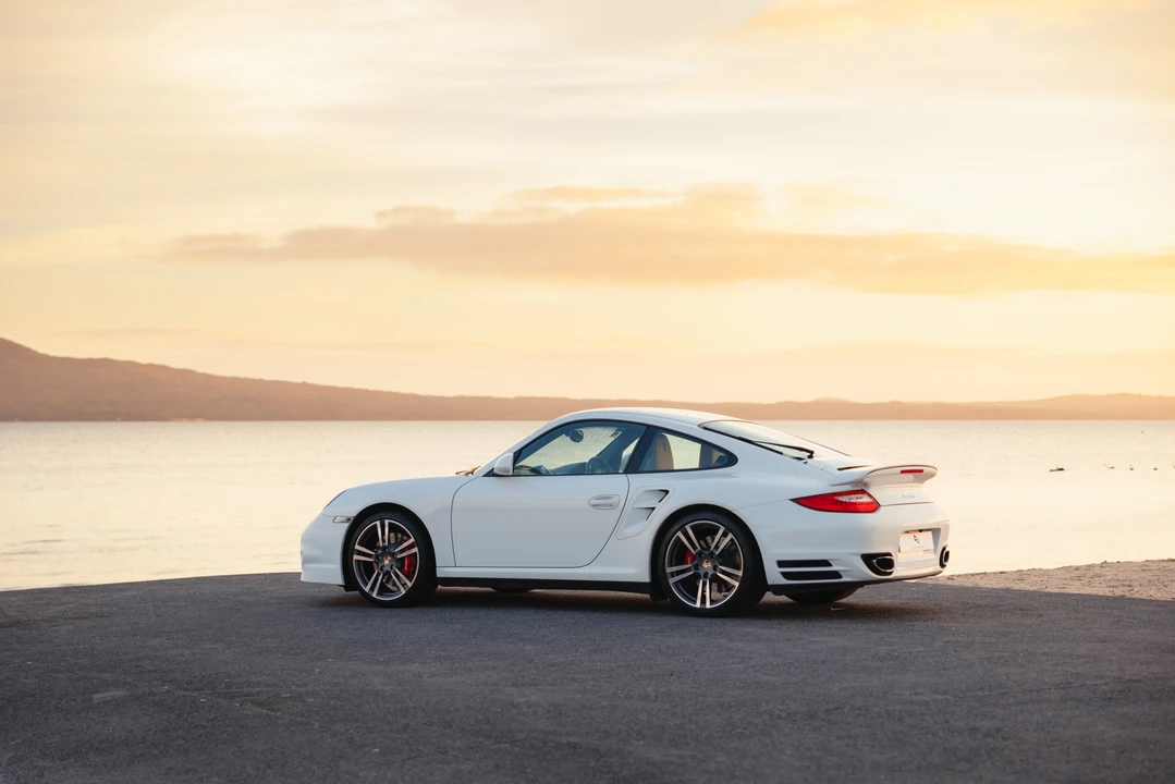 2010 Porsche 997 Turbo - Image 22 of 31