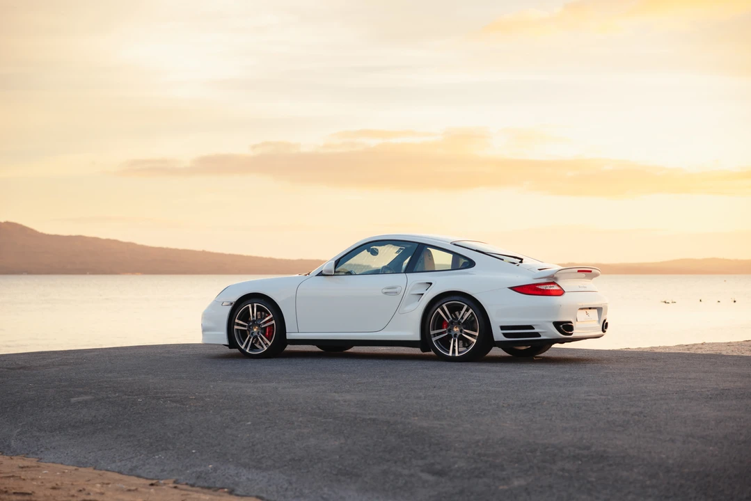 2010 Porsche 997 Turbo - Image 23 of 31