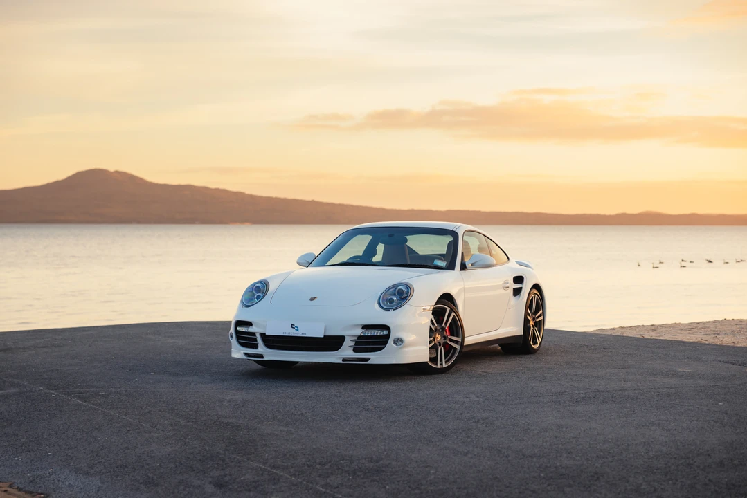 2010 Porsche 997 Turbo - Image 26 of 31
