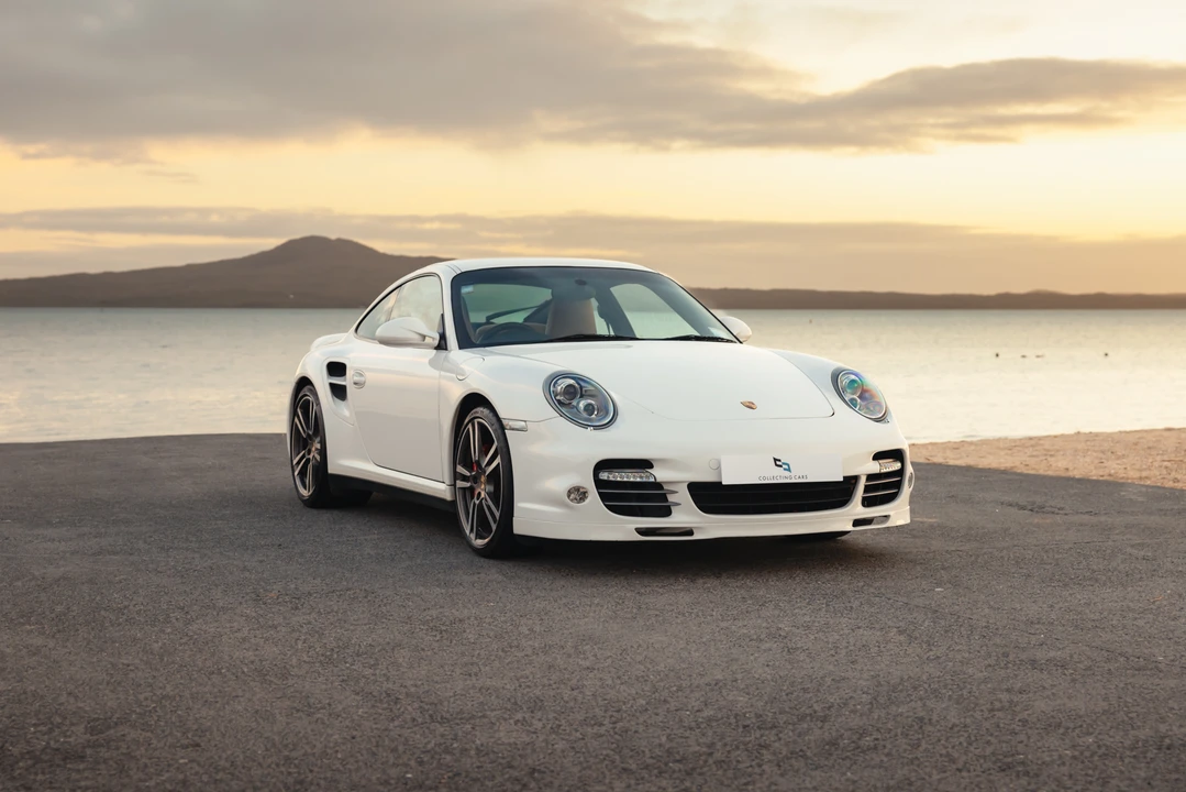 2010 Porsche 997 Turbo - Image 28 of 31