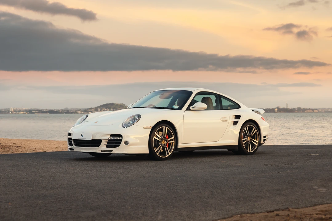 2010 Porsche 997 Turbo - Image 9 of 31