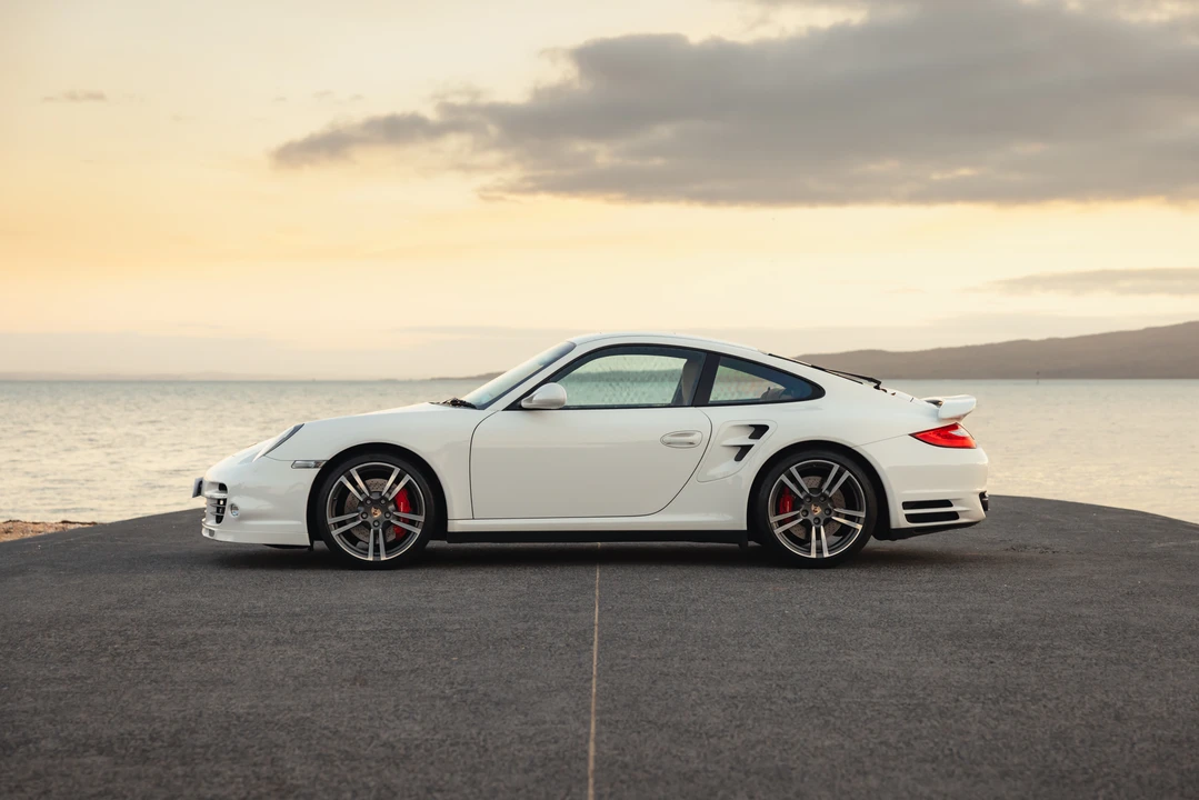 2010 Porsche 997 Turbo - Image 8 of 31