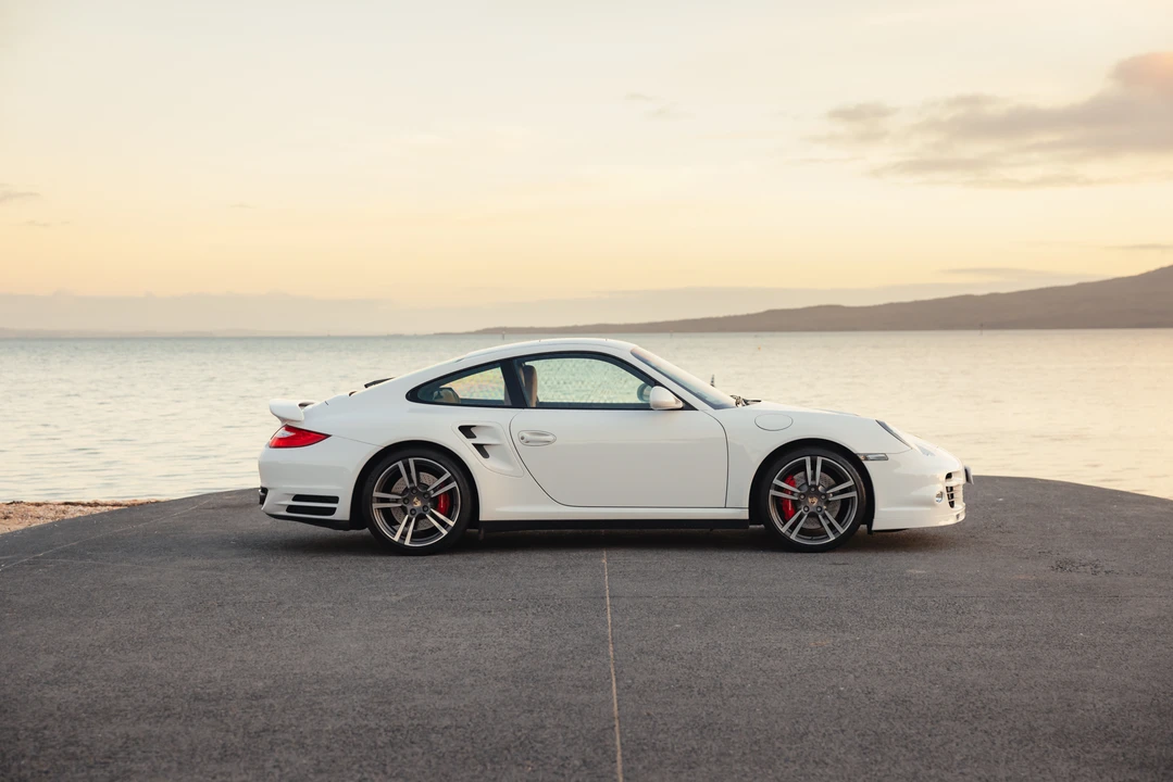 2010 Porsche 997 Turbo - Image 4 of 31