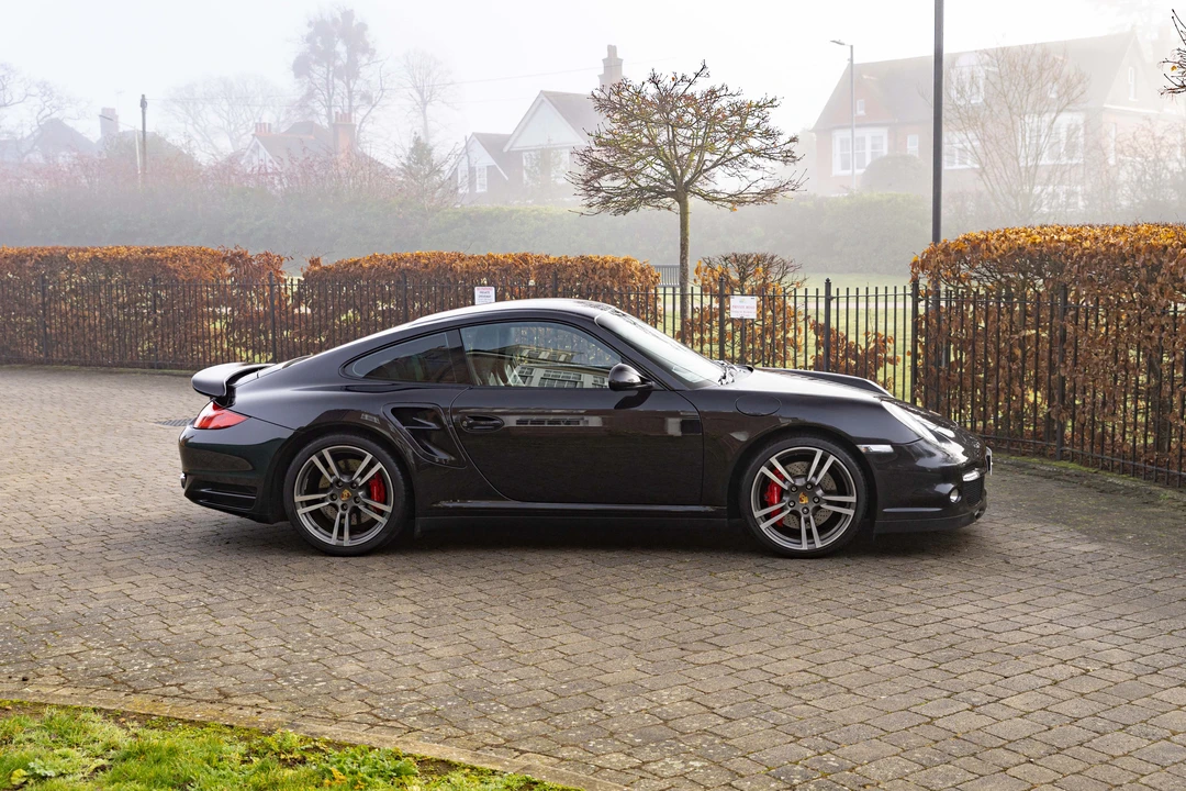 2010 Porsche 997 Turbo - Image 12 of 31