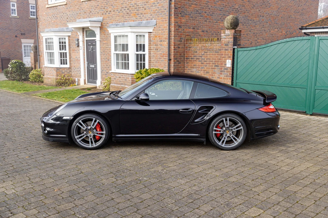 2010 Porsche 997 Turbo - Image 16 of 31