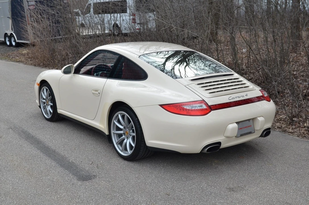 2010 Porsche 997 Carrera 4 - Image 4 of 19