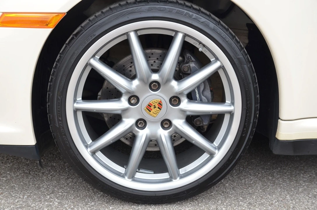 2010 Porsche 997 Carrera 4 - Image 5 of 19