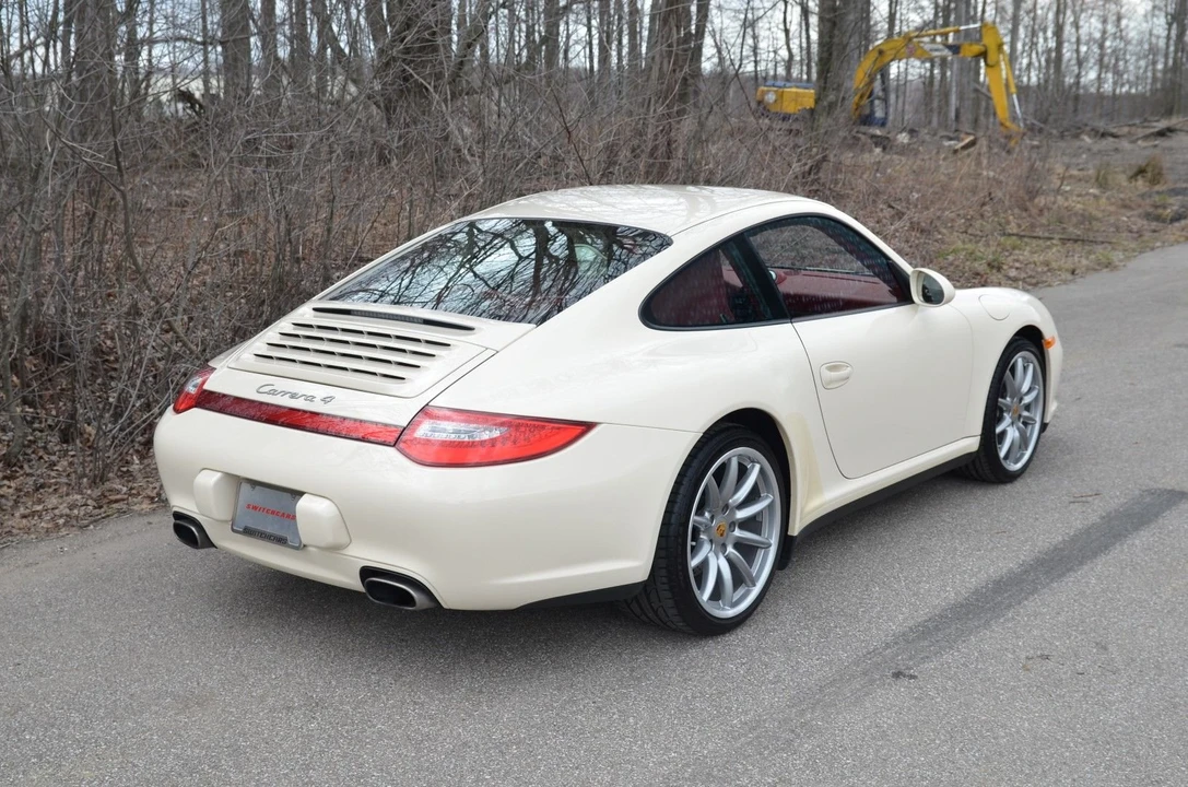 2010 Porsche 997 Carrera 4 - Image 7 of 19