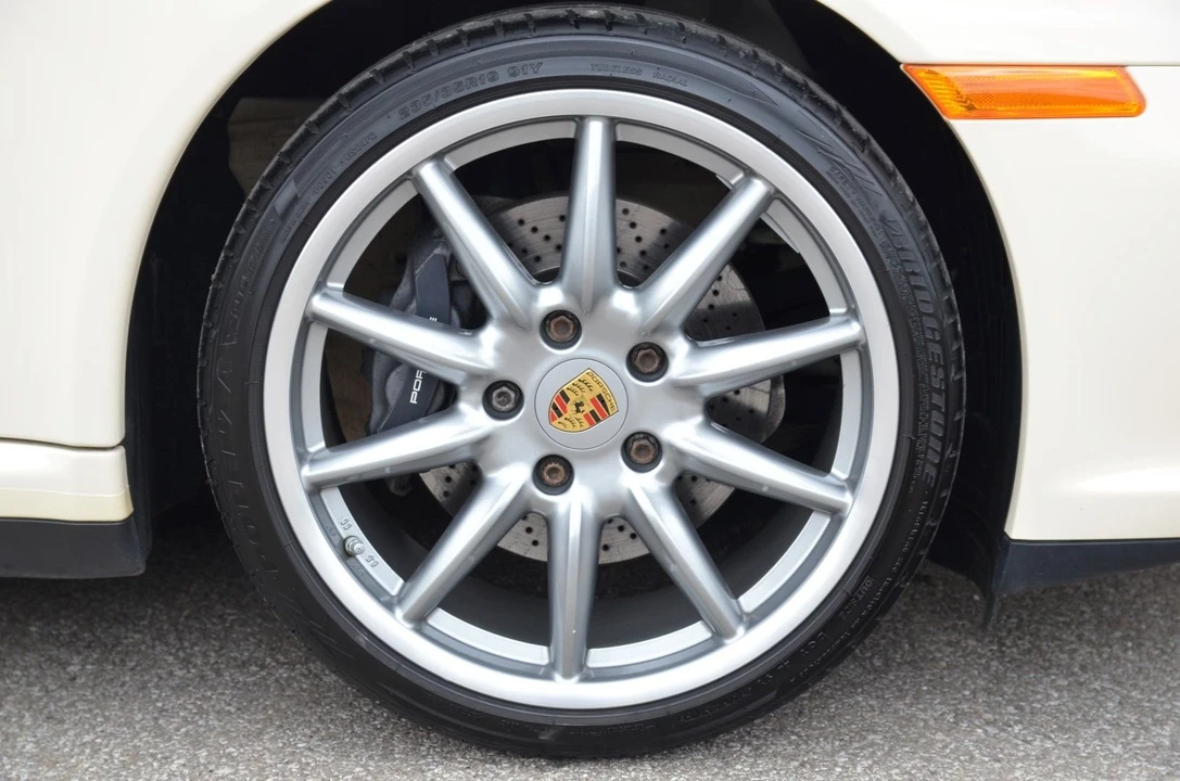 2010 Porsche 997 Carrera 4 - Image 9 of 19