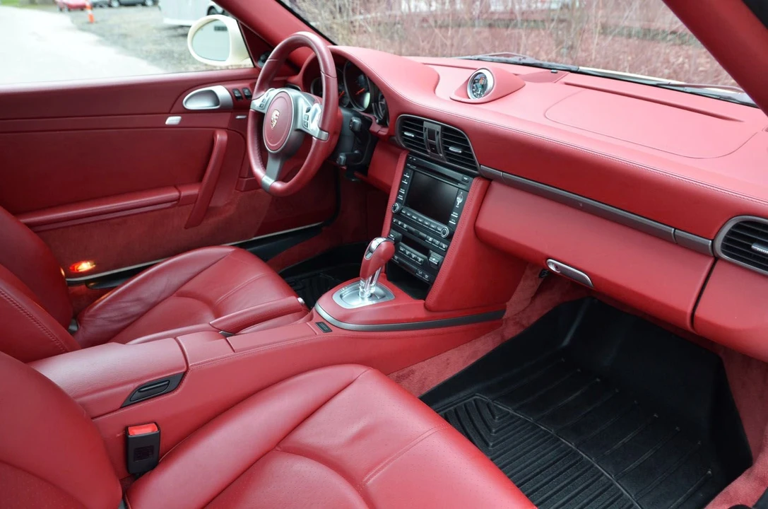 2010 Porsche 997 Carrera 4 - Image 14 of 19