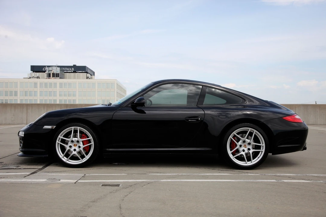 2010 Porsche 997 Carrera 4S - Image 10 of 26
