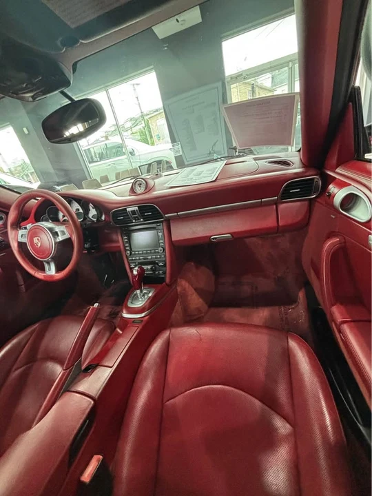 2010 Porsche 997 Carrera - Image 6 of 11