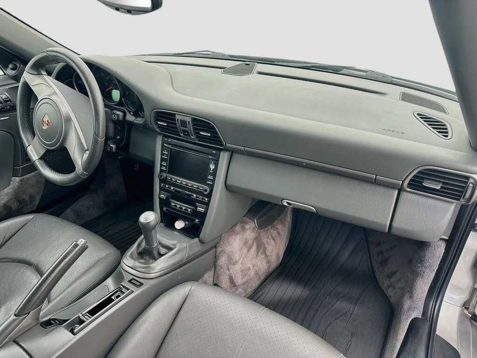 2010 Porsche 997 Carrera 4 - Image 29 of 31
