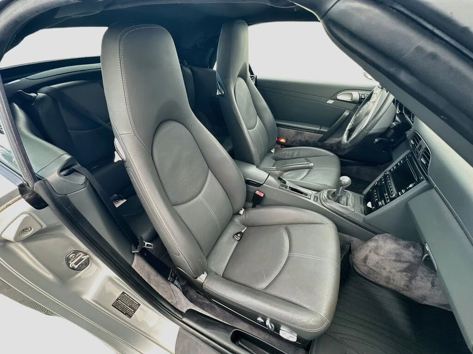 2010 Porsche 997 Carrera 4 - Image 28 of 31