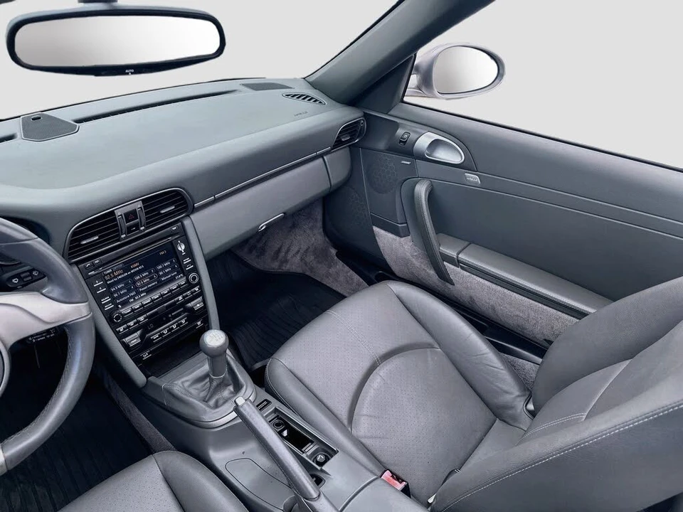 2010 Porsche 997 Carrera 4 - Image 25 of 31