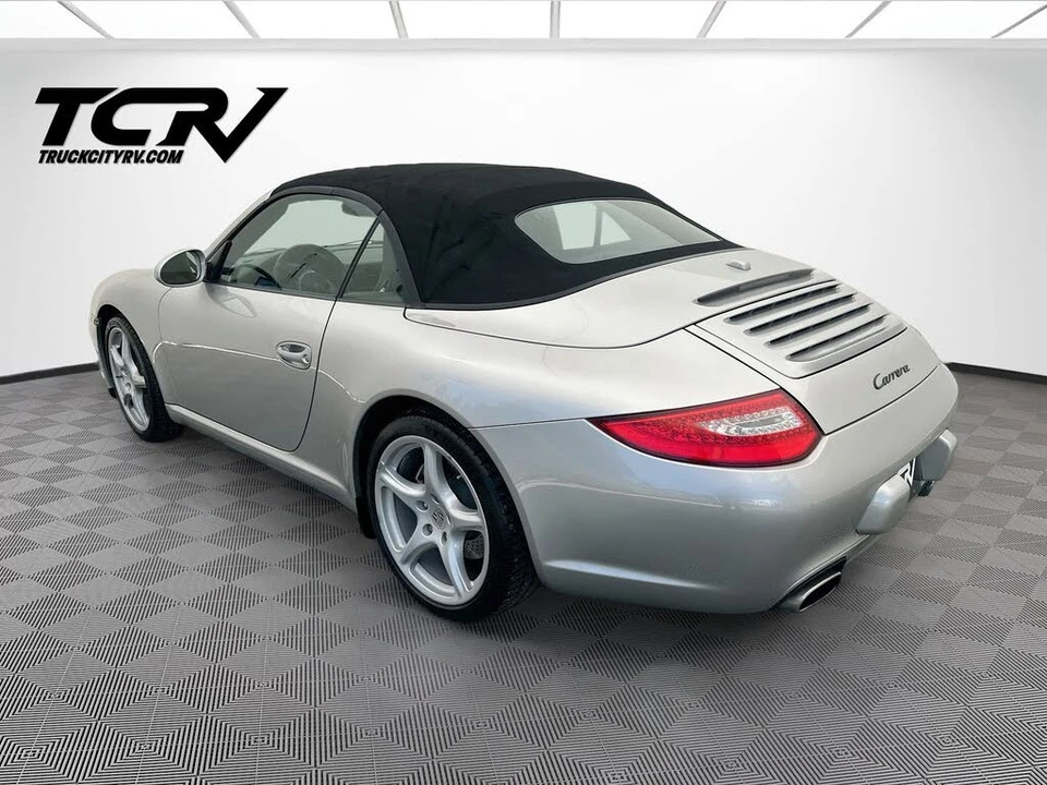 2010 Porsche 997 Carrera 4 - Image 5 of 31