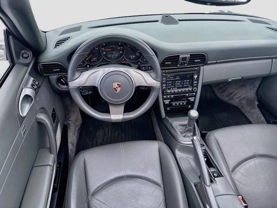 2010 Porsche 997 Carrera 4 - Image 24 of 31
