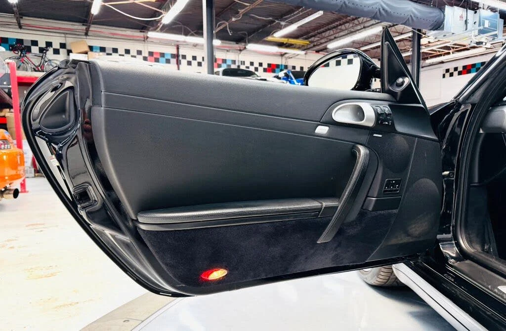 2010 Porsche 997 Carrera 4 - Image 25 of 31